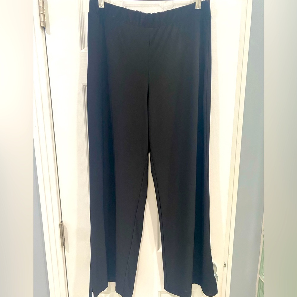 Franne Gold Essential Slit pant. NWT. M